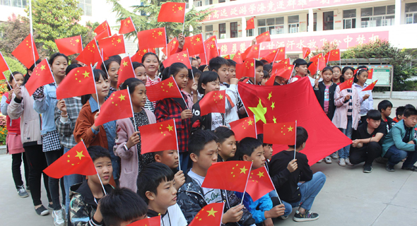 鄲城縣社會(huì)各界開展“中國紅慶國慶”慶?；顒?dòng)