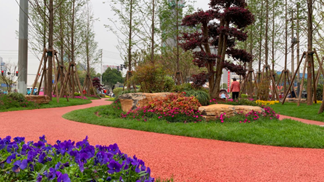 周口：街頭“小游園” 幸?！按竺裆?> </a></TD>             </TR>           </TBODY>         </TABLE>         <TABLE class=margin_4 border=0 cellSpacing=0 cellPadding=0 width=